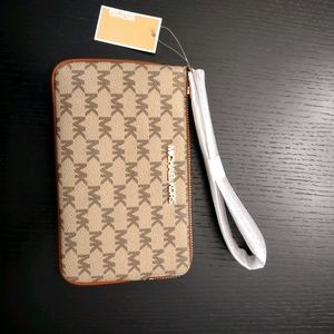 Michael Kors LG Gusset Wristlet